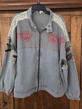 POL Light Blue STATEMENT PIECE Jean Jacket with Red Rose Motif Large